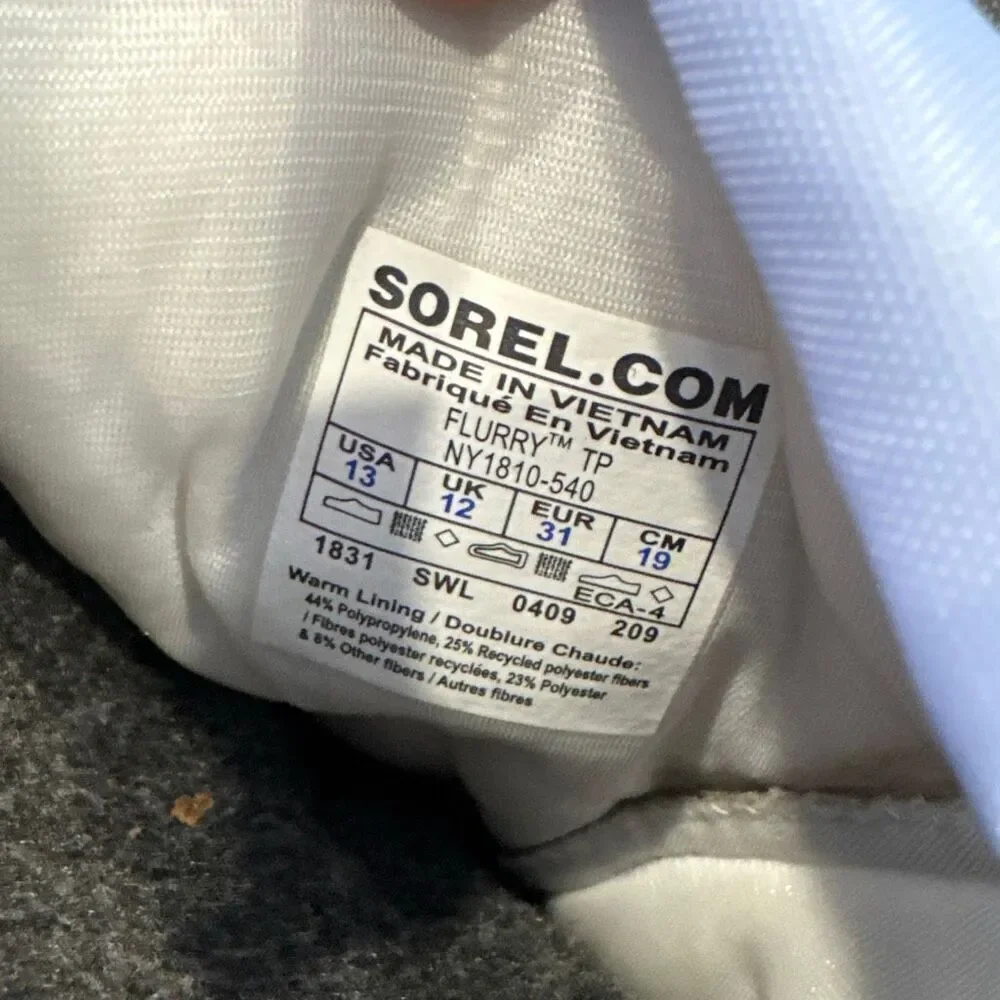 Sorel kids waterproof flurry snow boots size 13